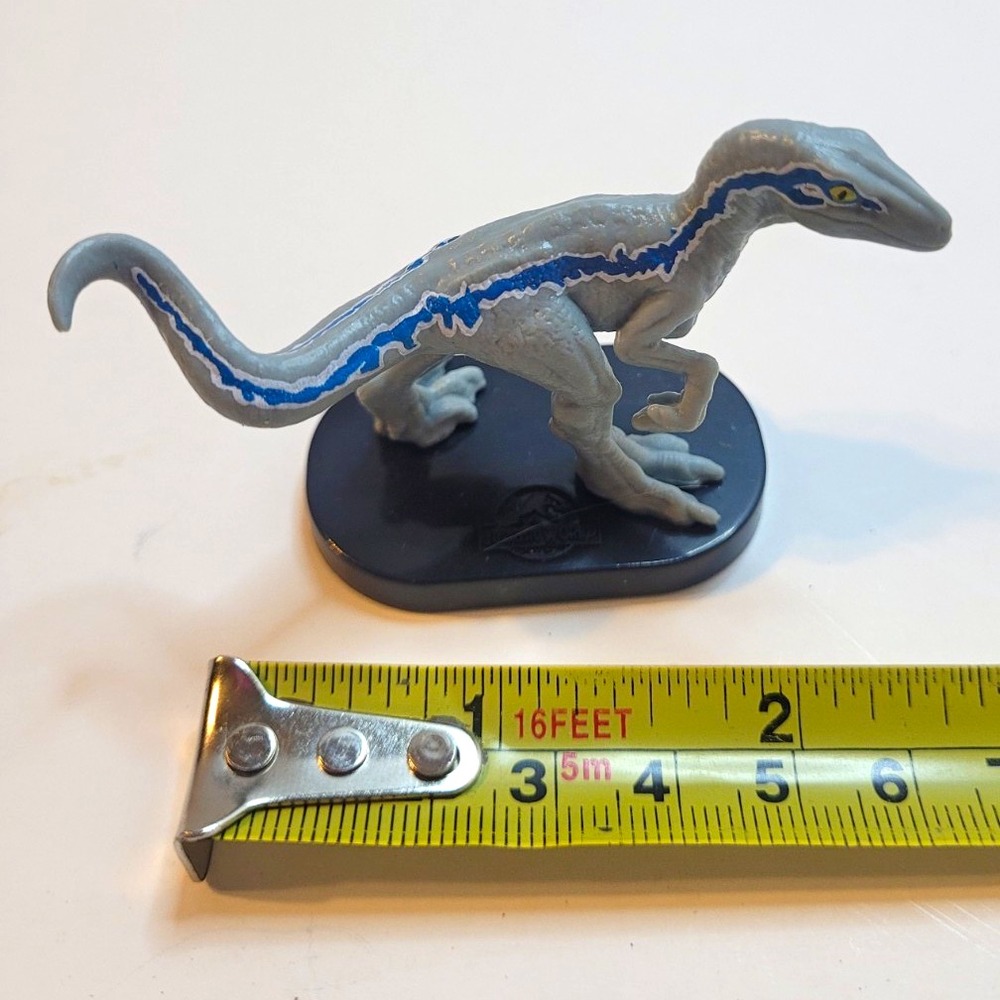 Rare Jurassic World Dominion Blue Raptor Mini Figure Dynamic Pose Stand Display